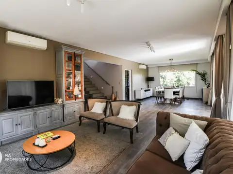 Casa 7 ambientes con 3 baños