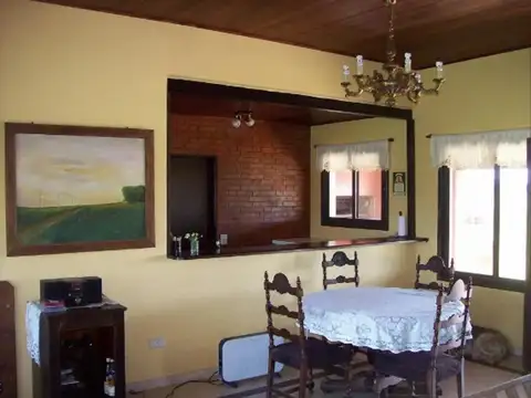 Casa 4 ambientes con 3 baños