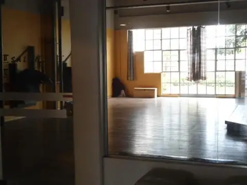 Local en Venta en Plaza Azcuenaga, USD 360.000