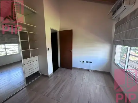 Depto Tipo Casa en Venta con 1 cocheras