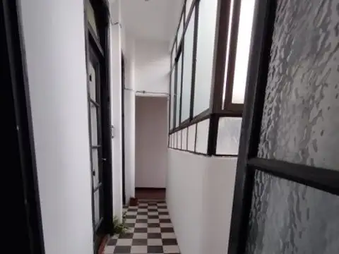 VENTA / PARQUE PATRICIOS DEPTO ESTILO PH 2 AMB / 54 m2 / APTO CREDITO HIPOTECARIO/ RECIEN PINTA...