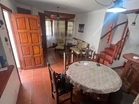Depto Tipo Casa 4 ambientes con 2 baños