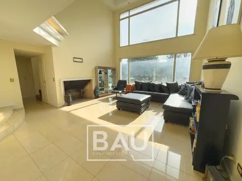 Casa 5 ambientes con 7 baños