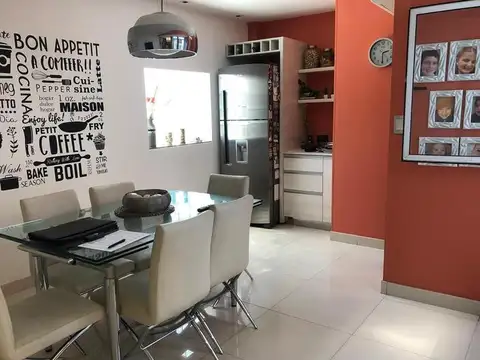 Departamento 4 ambientes con 3 baños