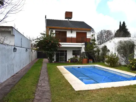 Casa en venta c/ cochera en Ituzaingó Norte