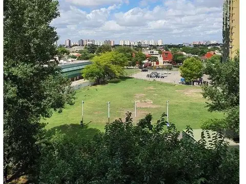 Muy Buen 3 amb, comodo Muy luminoso, cocina separada, bajas expensas, Lugano Edificio 50