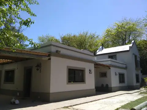 Casa en Alquiler Temporal con 2 cocheras