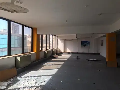 Oficina  en alquiler en Microcentro de 210 m2 con balcón ter