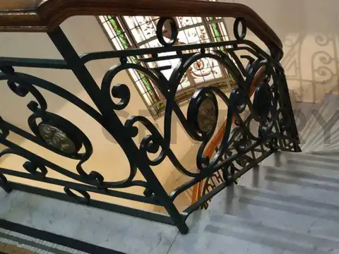 VENTA  DEPARTAMENTO 8 AMBIENTES, MONSERRAT, APTO PROFESIONAL