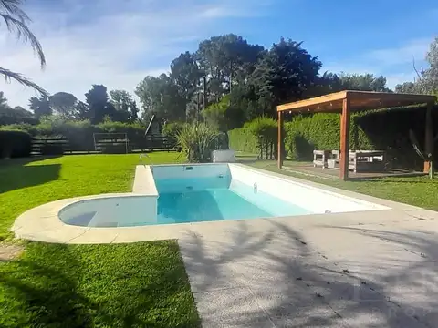 Casa en Venta con 2 cocheras