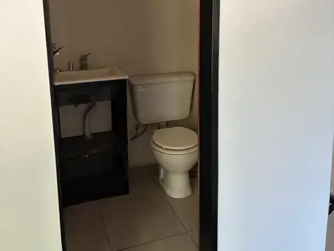 Local en Alquiler en Pilar Centro, $ 900.000