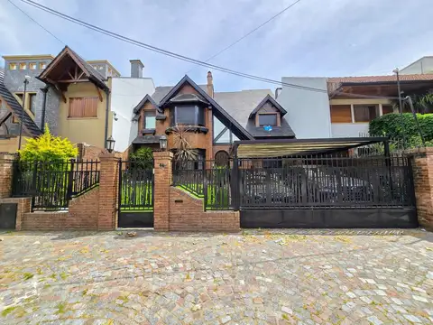 Chalet en Venta en Villa Sarmiento