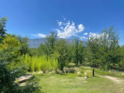 Se vende terreno de una hectárea y dos casas en San Huberto