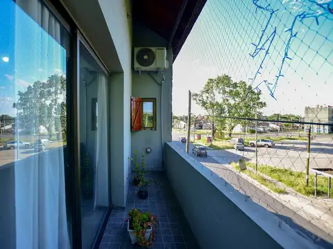 Casa con locales en venta