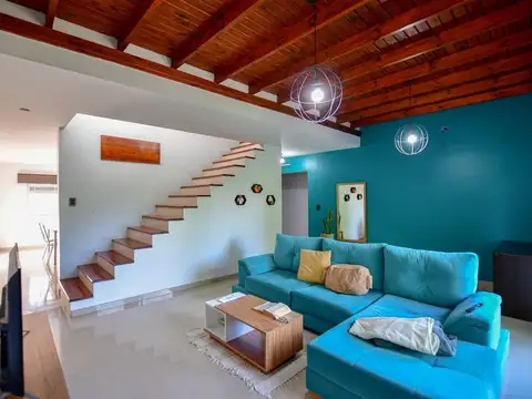 Casa 5 ambientes con 2 baños