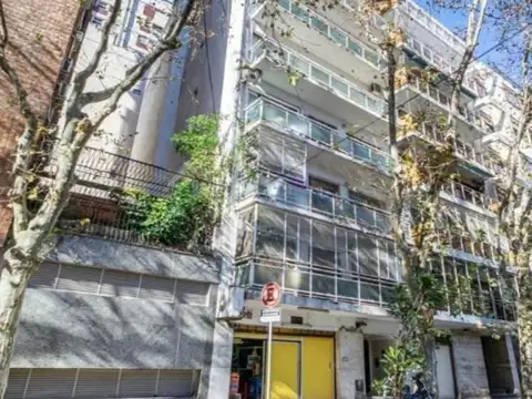 VENTA 3 AMBIENTES CON DEPENDENCIA FRENTE BALCON APTO PROFESIONAL