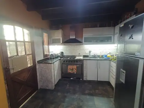 Casa 5 ambientes con 1 baño