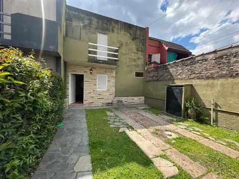 Casa 4 ambientes con 1 baño