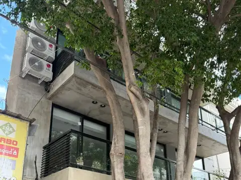 monoambiente al c frente semipisovista a calle con vestidor