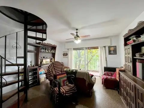 Depto Tipo Casa 4 ambientes con 2 baños