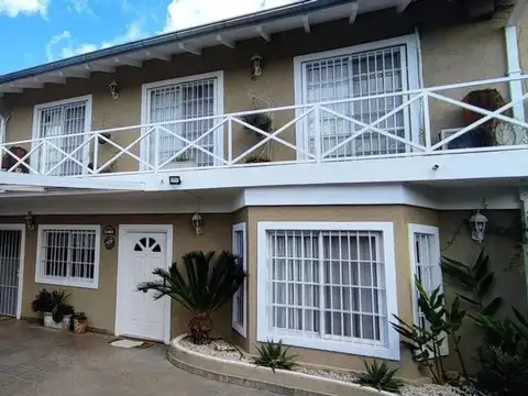 Casa en venta - 4 Dormitorios 2 Baños - Garín