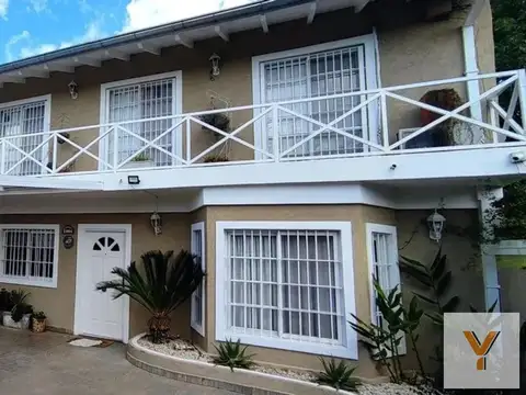 Casa en venta - 4 Dormitorios 2 Baños - Garín