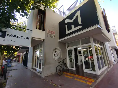 Venta de casa más locales comerciales