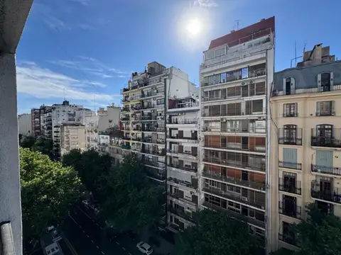 Departamento en Barrio Norte a la Vta, 3 amb, con balcón al frente !