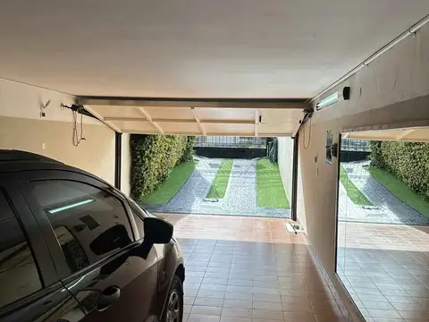 Casa 7 ambientes con 4 baños