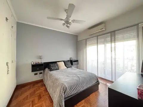 Amplio 3 ambientes con posibilidad de 4 ambientes