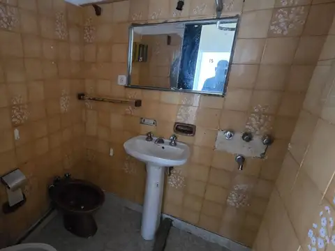 Depto Tipo Casa en Alquiler en Lanús, $ 350.000