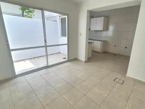 Casa 2 ambientes con 1 baño