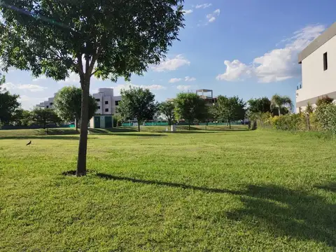 Venta de lote interno en esquina orientacion norte - LAGOON PILAR