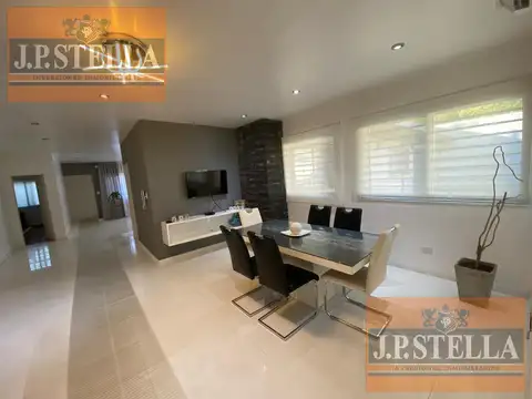 Casa 5 ambientes con 4 baños
