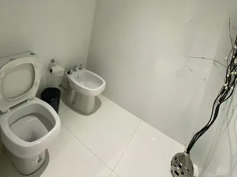 Casa 5 Ambientes 350 m² Cub, - Garage 2 autos - Pileta - Haedo