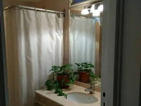 Casa 2 ambientes godoy cruz excelente ubicacion.-