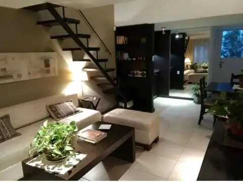 Casa 2 ambientes godoy cruz excelente ubicacion.-