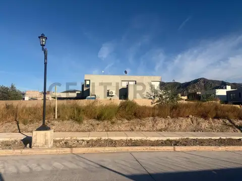 VENTA DE LOTE - BARRIO LA BASTILLA