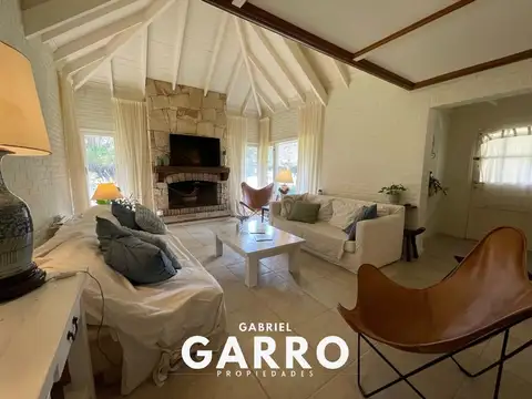 Casa 5 ambientes con 3 baños