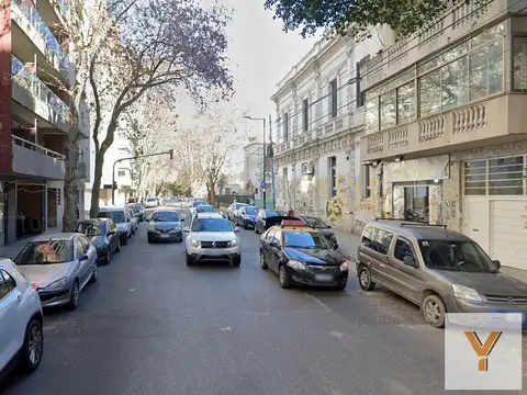 Uriarte e/ Avenida Santa Fe y Guemes