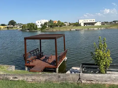 Casa Chalet  en Alquiler en San Sebastian, Escobar, G.B.A. Zona Norte