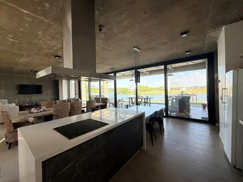 Casa Chalet  en Alquiler en San Sebastian, Escobar, G.B.A. Zona Norte