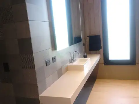 Casa en Alquiler en San Sebastian, $ 2.000