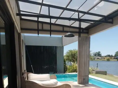 Casa 5 ambientes con 3 baños