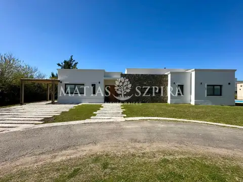 Casa en Solar de Álvarez
