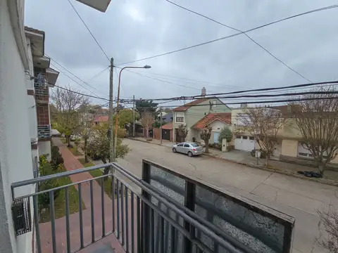Departamento 3 amb. con balcón y cochera - Laprida y Dorrego