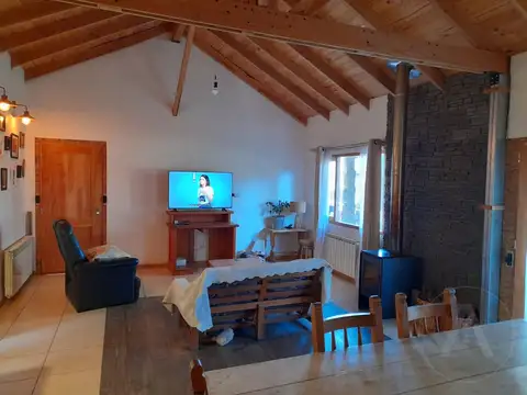 Casa 5 ambientes con 2 baños