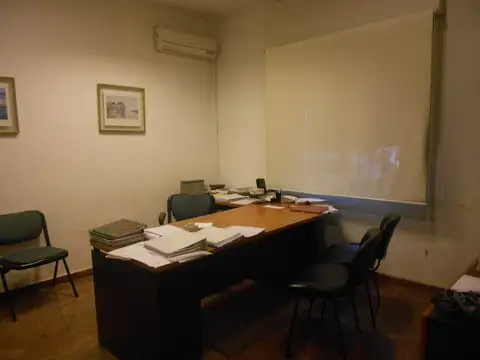 IMPECABLE OFICINAS A  PASOS GRAL. PAZ