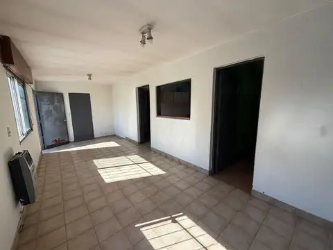 Casa 2 ambientes con 1 baño