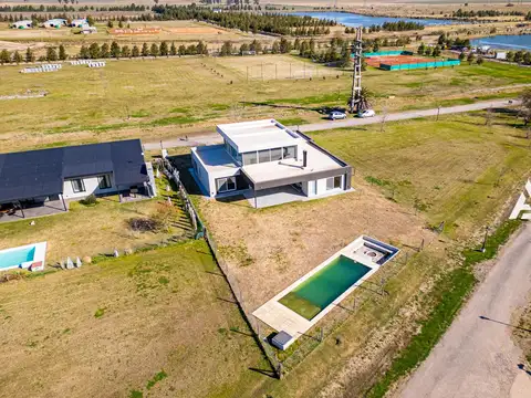 Ara san juan 4012 y  Miguel Galindo, Funes, Santa Fe, Argentina